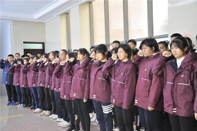 抑郁症女子冬夜走失 摸黑搜救难度升级 关键时刻“神器”立功 成功锁定废弃砖厂